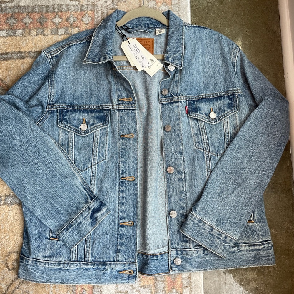 Oversized Levi’s Ex-Boyfriend Denim Jacket